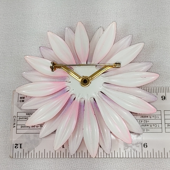 🇨🇦 Late 60s & Early 70s Flower Power Bold Brooch - Picture 2 of 4